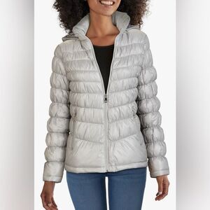Kenneth Cole Metallic Silver Packable Detachable Hood Zip Puffer Jacket M NWOT